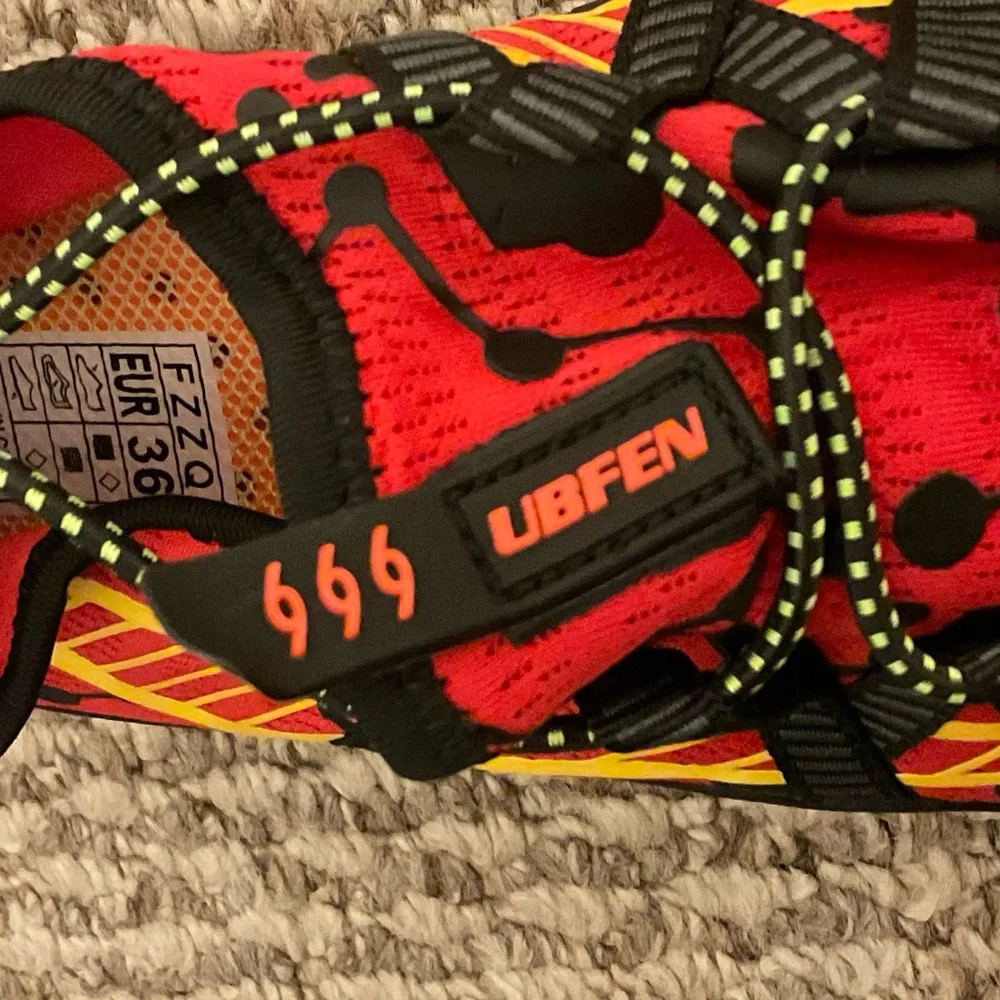 UBFEN Big Kids Water Shoes/Water Socks